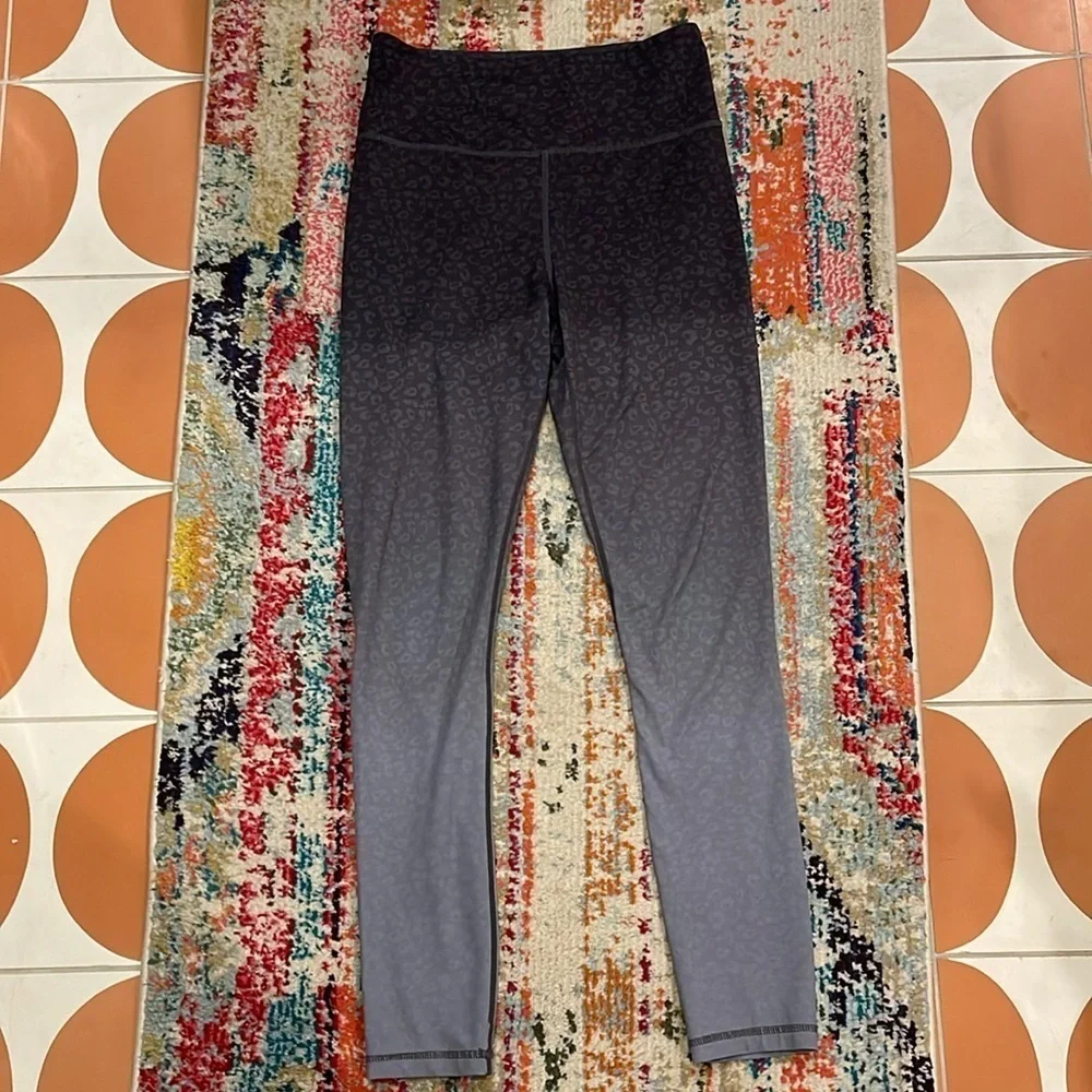 Zyia Active Gray Ombré Leopard Leggings